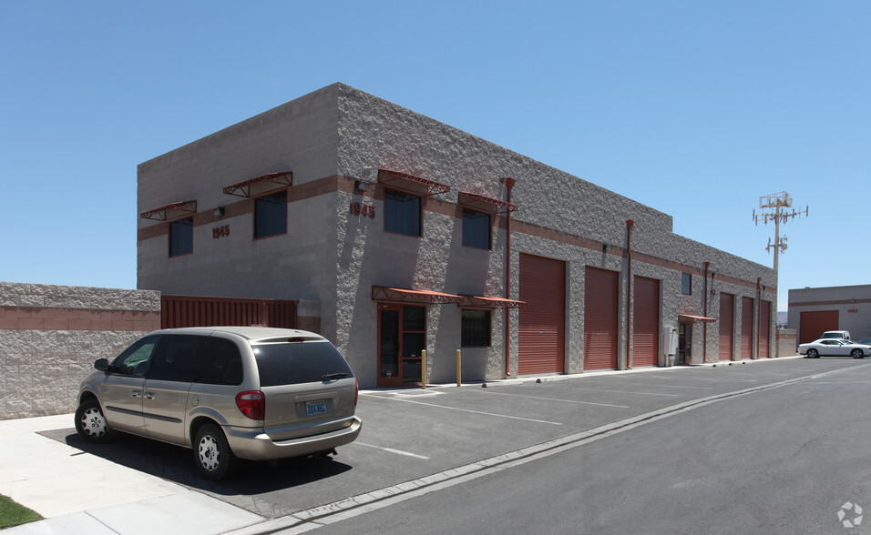 1945 Whitney Mesa Dr, Henderson, NV for sale - Primary Photo - Image 1 of 1