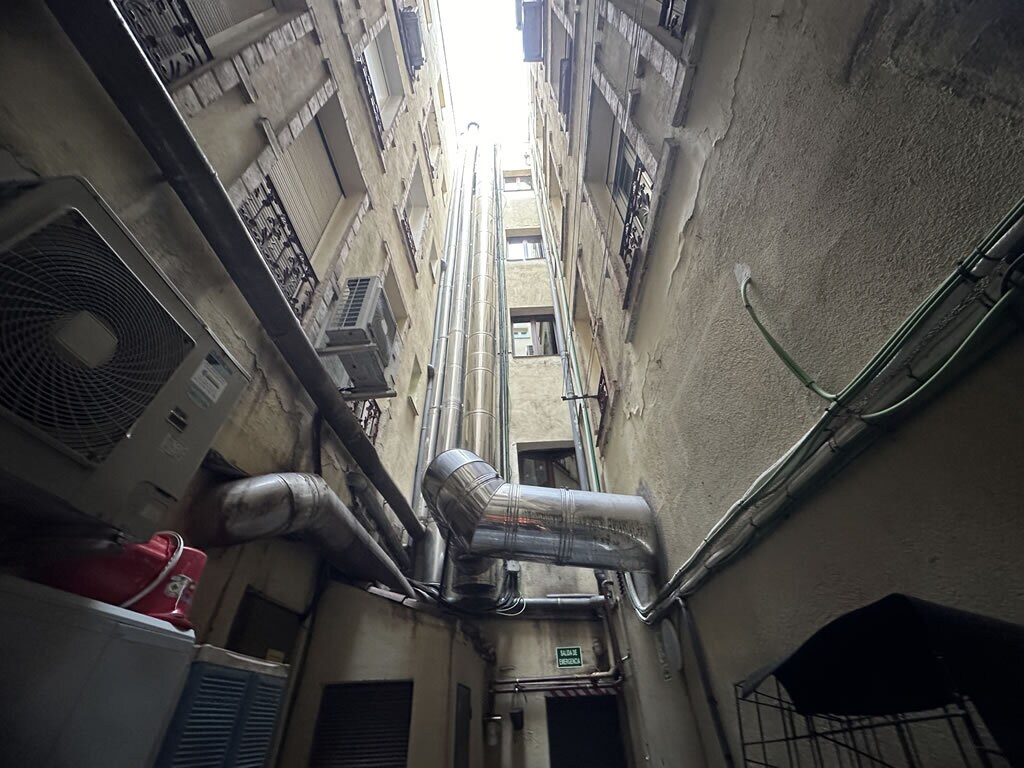 Retail in Madrid, Madrid to rent Building Photo- Image 1 of 2