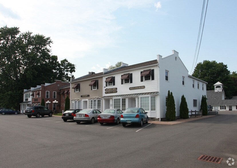 100-108 Russell St, Hadley, MA for rent - Primary Photo - Image 1 of 61