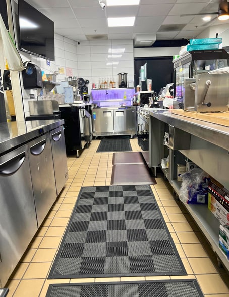 2618 Telegraph Ave, Berkeley, CA to rent - Interior Photo - Image 3 of 9