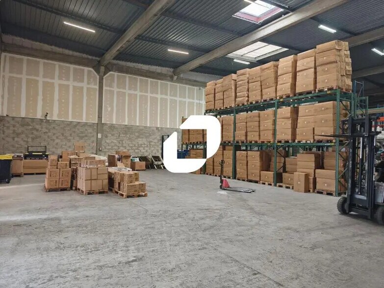 Light Industrial in Chennevières-sur-Marne to rent - Interior Photo - Image 3 of 7