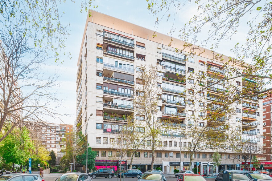 Paseo Castellana, 182-184, Madrid, Madrid to rent - Building Photo - Image 2 of 2