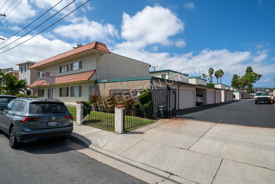 25907 Oak St, Lomita, CA for sale - Building Photo - Image 2 of 9