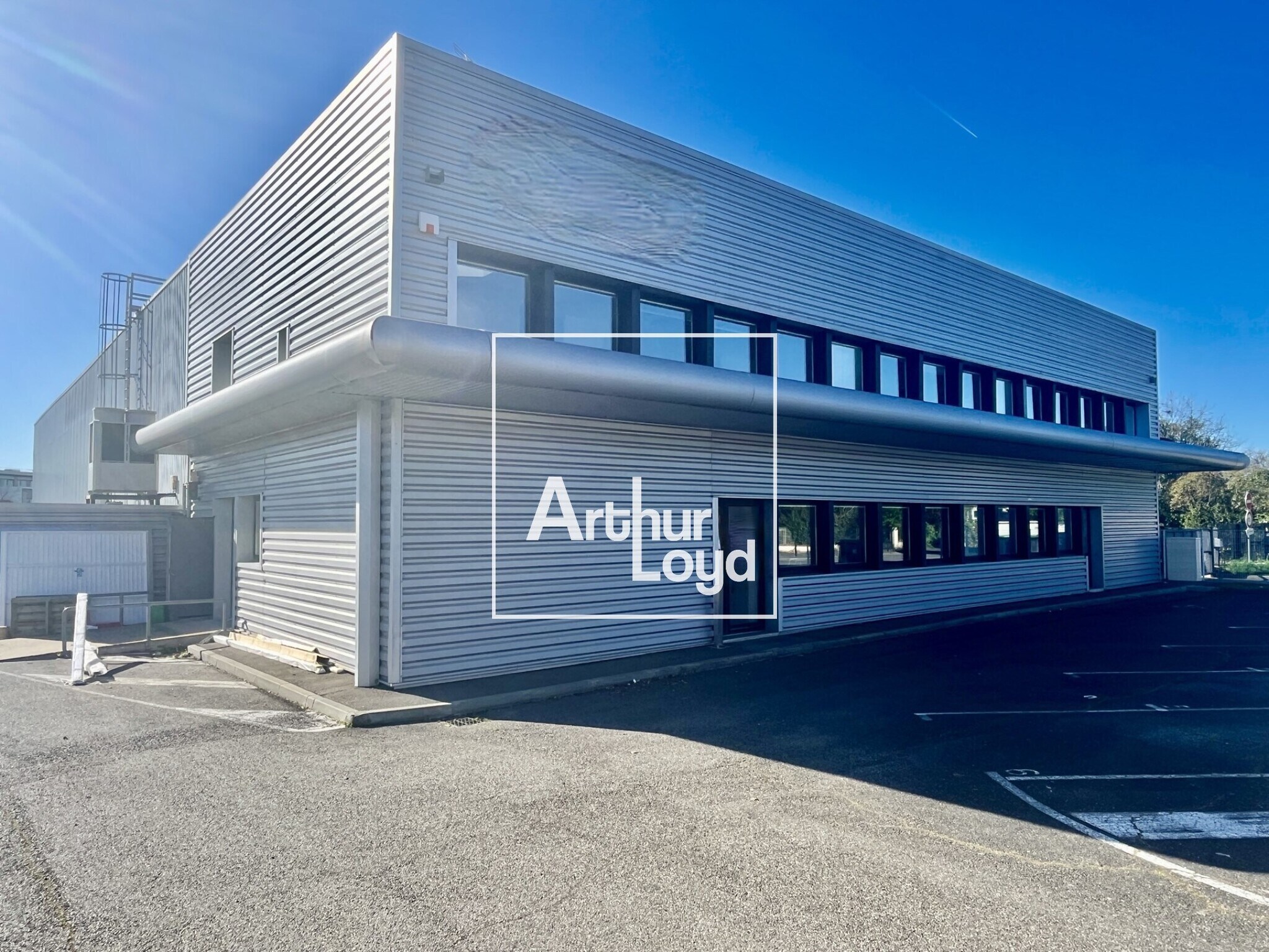 Light Industrial in Toulouse to rent Building Photo- Image 1 of 19