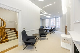 56 Grosvenor St, London to rent Interior Photo- Image 2 of 4