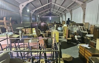 Ferny Hl, Barnet to rent Interior Photo- Image 2 of 2