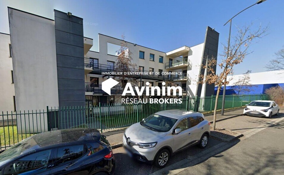 Office in Brignais to rent - Building Photo - Image 2 of 30