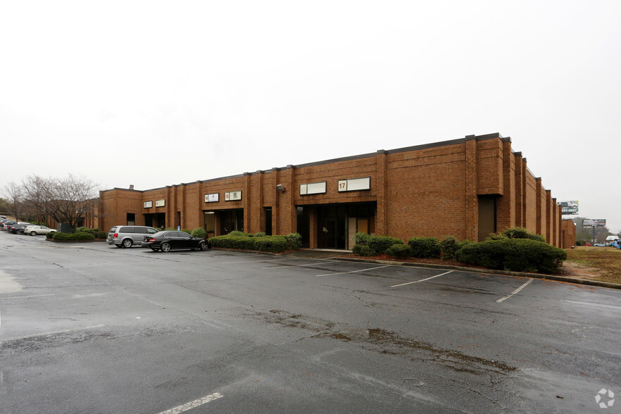 869 Pickens Industrial Dr, Marietta, GA for rent - Primary Photo - Image 1 of 10