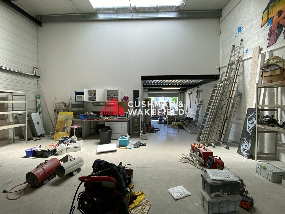 Light Industrial in Colomiers to rent Building Photo- Image 1 of 6