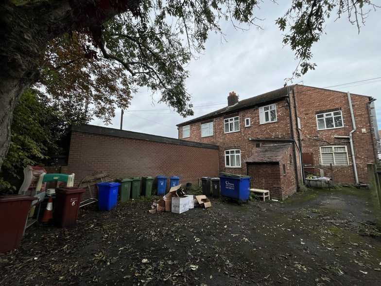 4-6 Lane End Road, Manchester to rent - Building Photo - Image 3 of 3