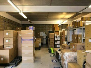 1-10 Alton Rd, Farnham to rent Interior Photo- Image 2 of 2