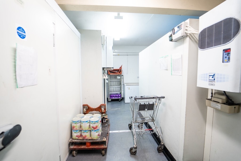 Bridge Rd, Southall, MDS UB2 4AY - Unit Ground -  - Interior Photo - Image 2 of 13