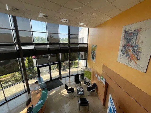 Vente Bureaux 1 200 m² - Photo 1
