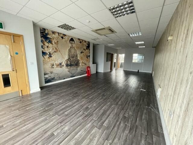 12 William Prance Rd, Plymouth, DEV PL6 5WR - Unit 2 - - Interior Photo - Image 2 of 9