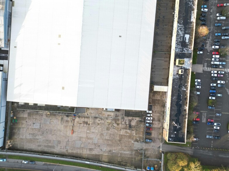 Redhouse Rd, Northampton to rent - Building Photo - Image 2 of 9