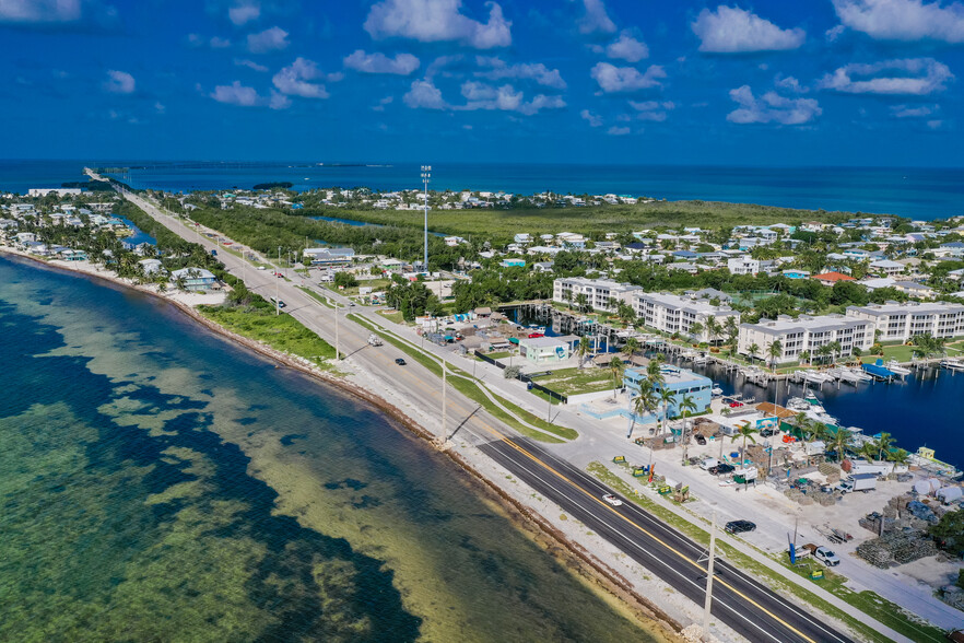 74560 Overseas Hwy, Islamorada, FL for rent - Building Photo - Image 3 of 74