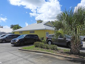 301-305 W Hibiscus Blvd, Melbourne, FL for rent Building Photo- Image 2 of 17