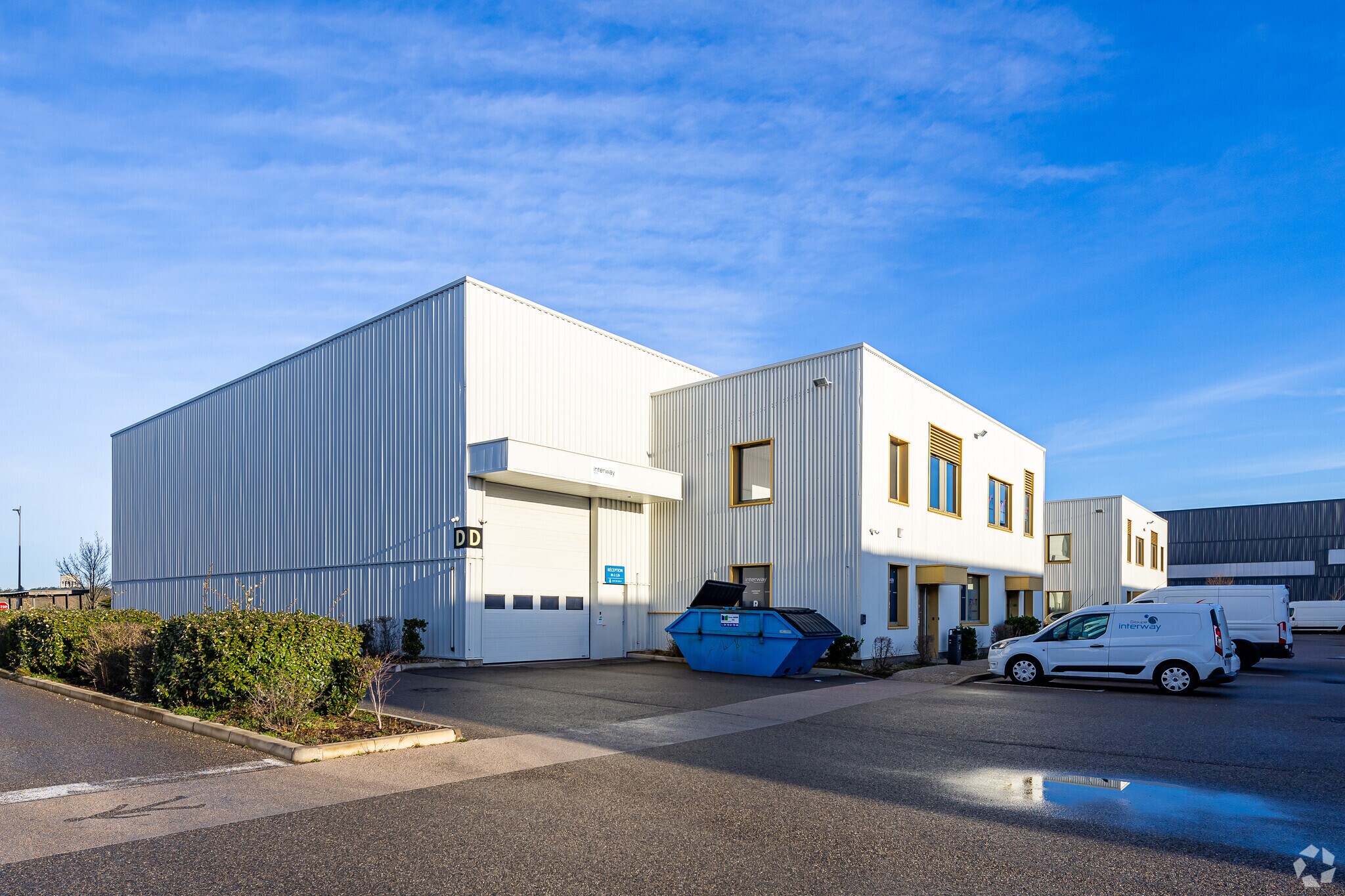 Light Industrial in Saint-Priest to rent Primary Photo- Image 1 of 24