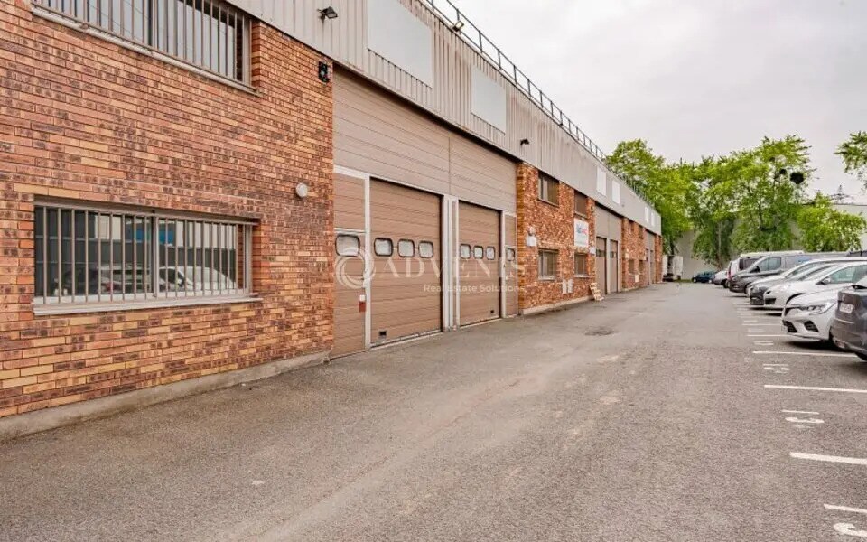 Light Industrial in Lisses to rent Building Photo- Image 1 of 8