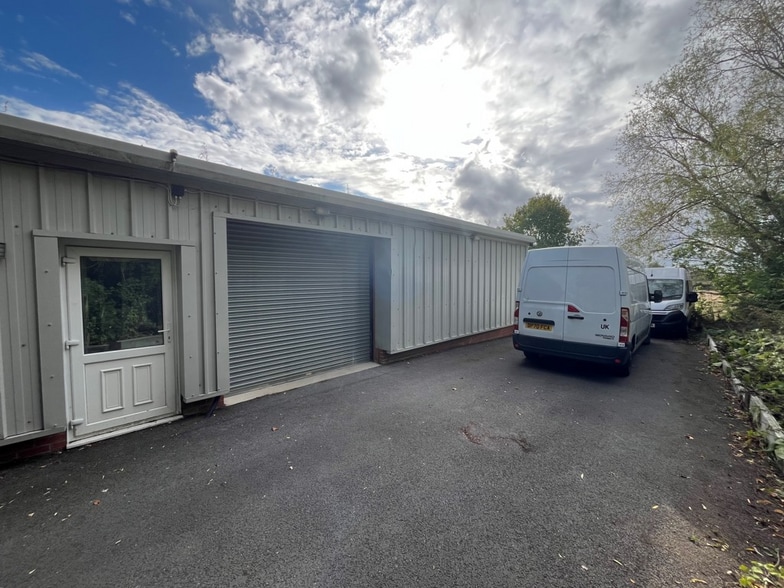 Old Church Rd, East Hanningfield to rent - Building Photo - Image 2 of 5