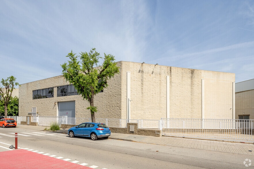 Industrial in L'Hospitalet de Llobregat, Barcelona to rent - Building Photo - Image 3 of 4