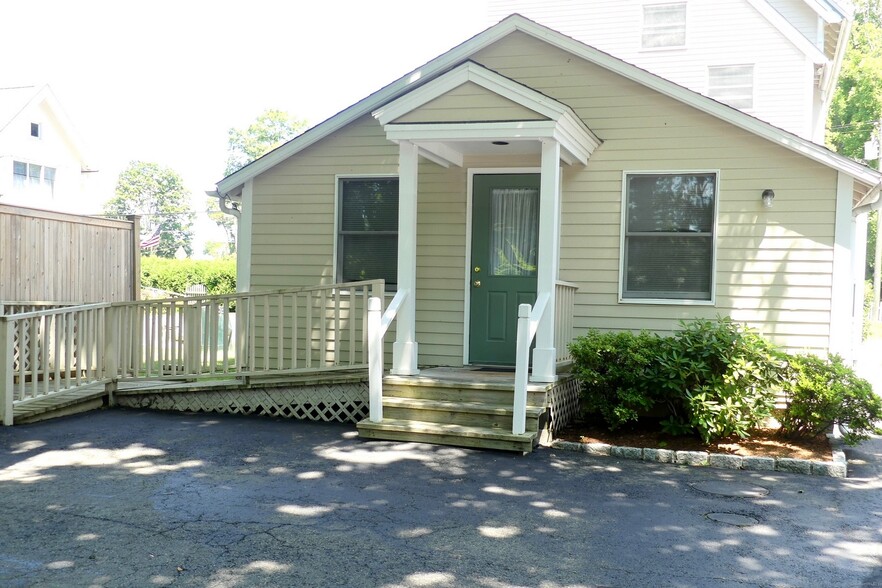 64 Main St, Centerbrook, CT for rent - Building Photo - Image 1 of 12