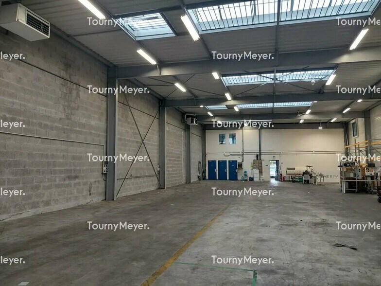 Light Industrial in La Chapelle-sur-Erdre to rent - Interior Photo - Image 2 of 10