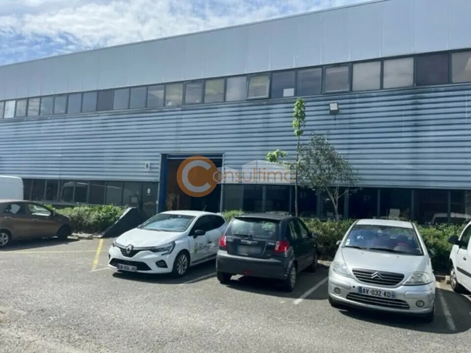 Light Industrial in Cenon to rent Building Photo- Image 1 of 10
