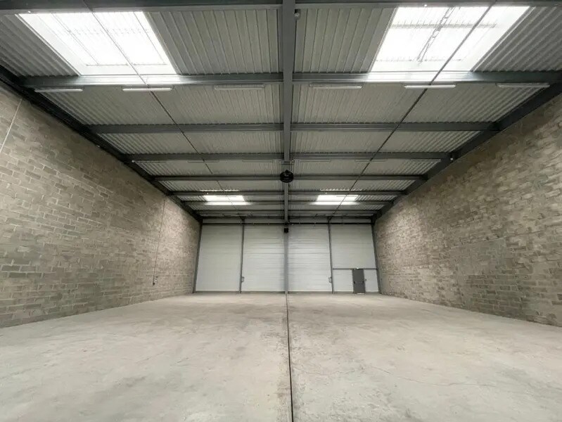 Industrial in Créteil to rent Interior Photo- Image 1 of 7