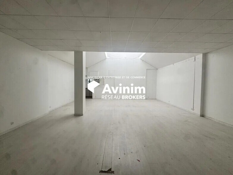Industrial in Bobigny to rent - Interior Photo - Image 2 of 3