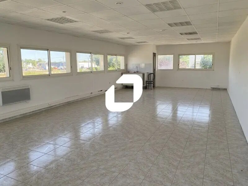 Office in Pessac to rent Interior Photo- Image 1 of 6