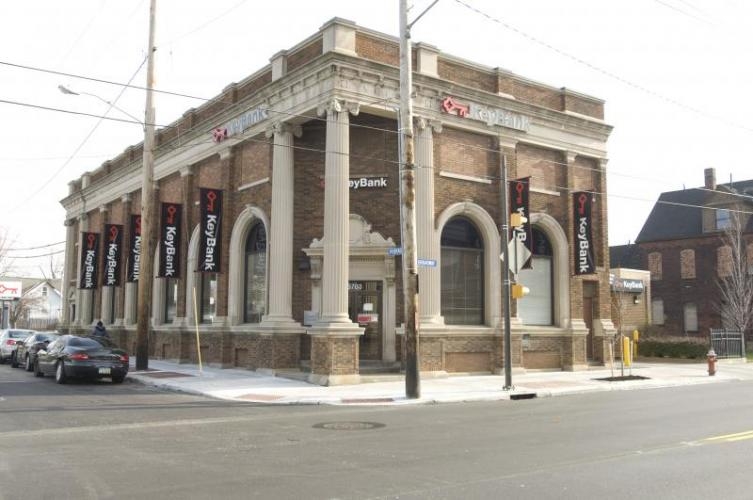 5703 Broadway Ave, Cleveland, OH for sale - Primary Photo - Image 1 of 1