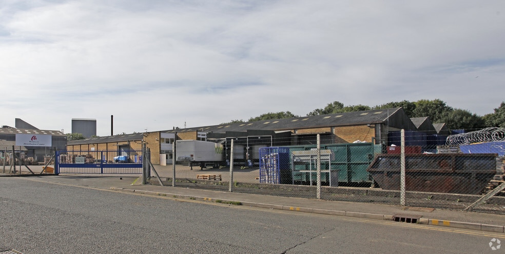 Unit 2 Temple Bank, Harlow for sale - Primary Photo - Image 1 of 1