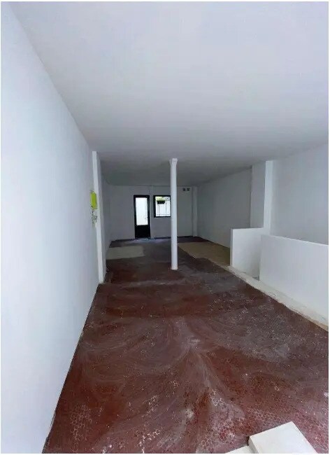 Retail in Paris to rent Interior Photo- Image 1 of 3