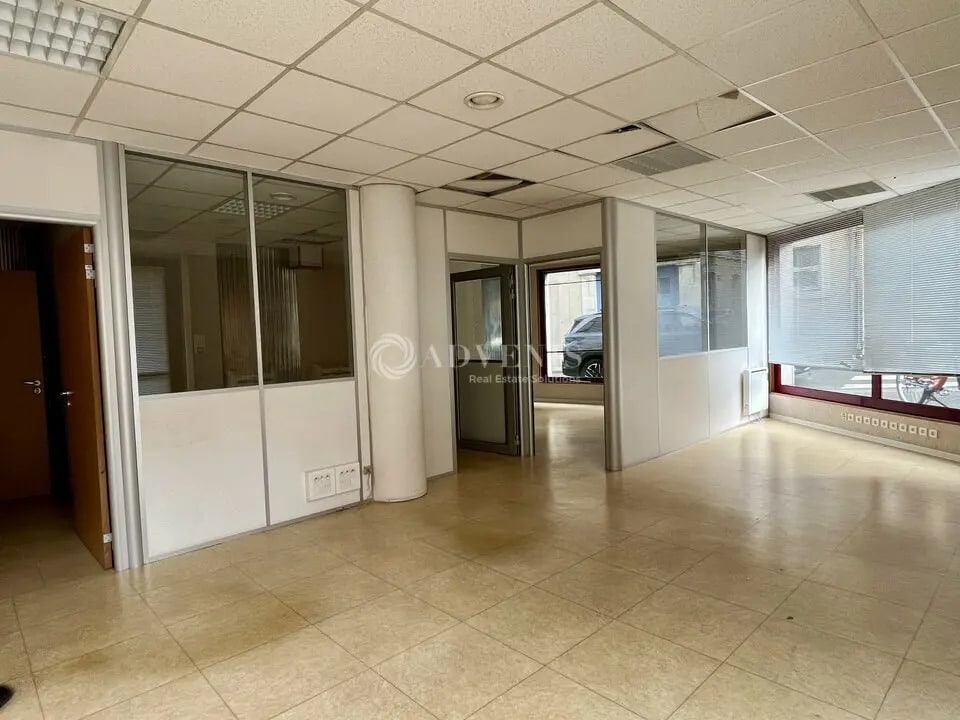 Location Bureaux 70 m² - Photo 1