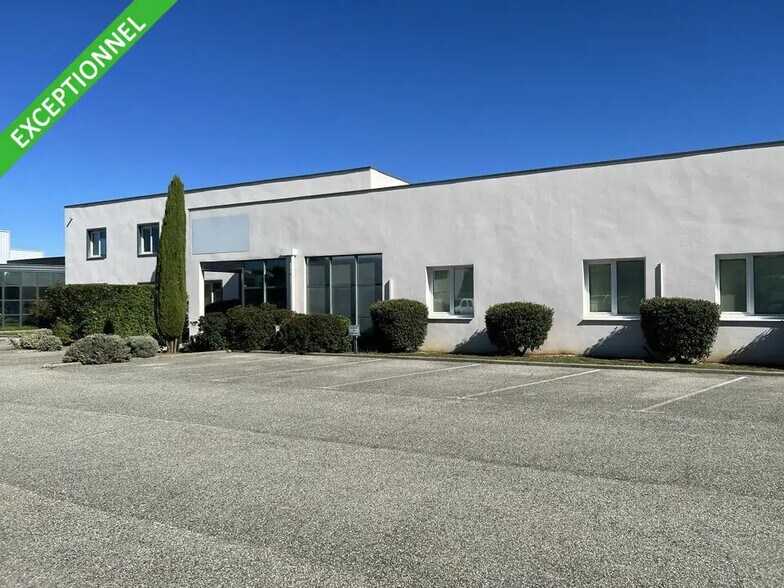 Office in Valence to rent - Building Photo - Image 2 of 6