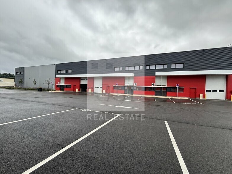 Light Industrial in Heyrieux to rent - Building Photo - Image 2 of 24