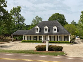 2890 S Lamar Blvd, Oxford, MS for rent Building Photo- Image 1 of 7