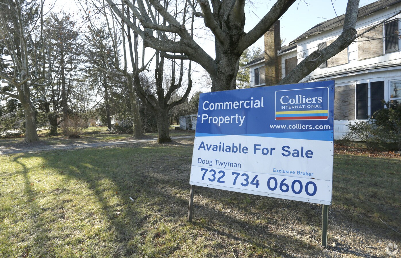 402 Colts Neck Rd, Farmingdale 07727 UK