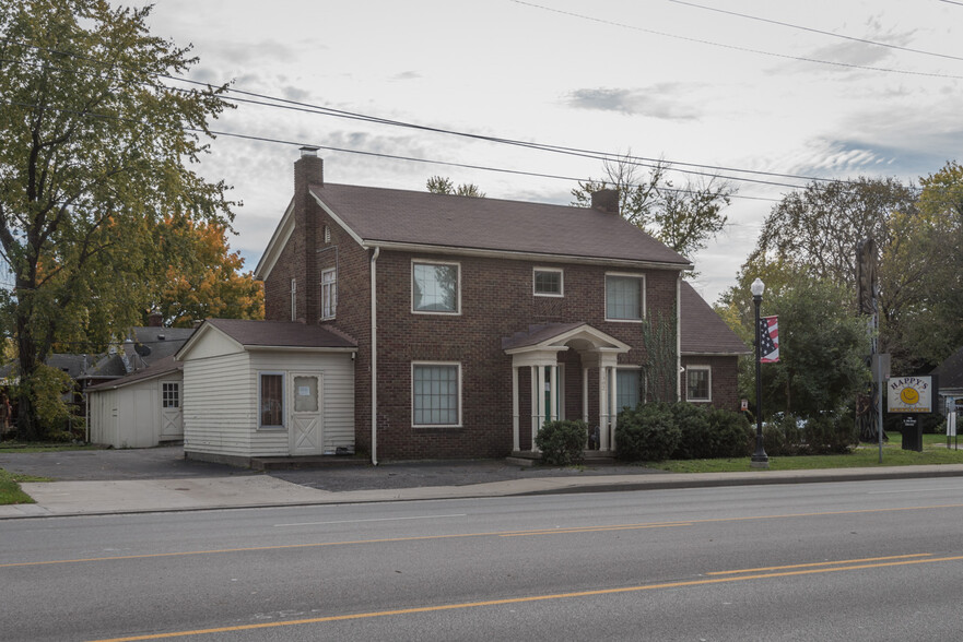 1302 E 10th St, Jeffersonville, IN for sale - Primary Photo - Image 1 of 1