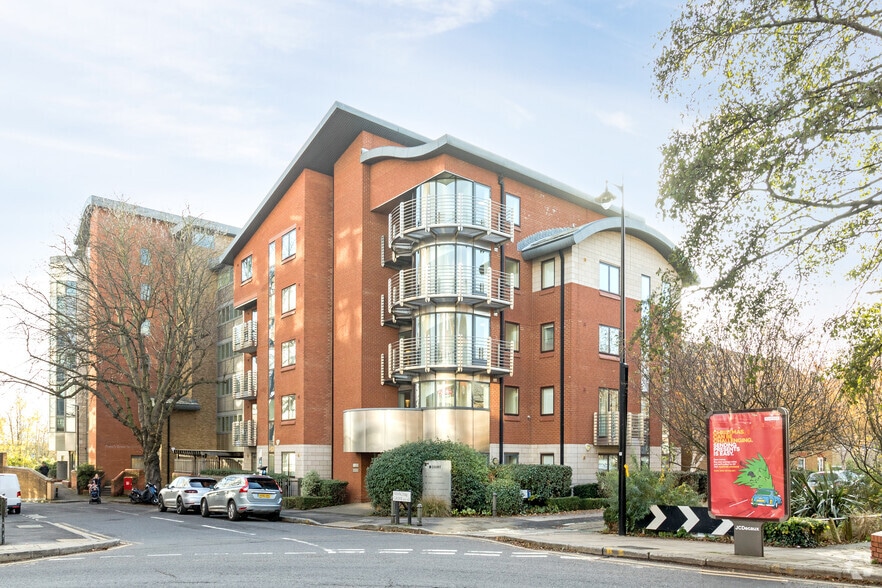 7 Francis Grove, London to rent - Building Photo - Image 2 of 36