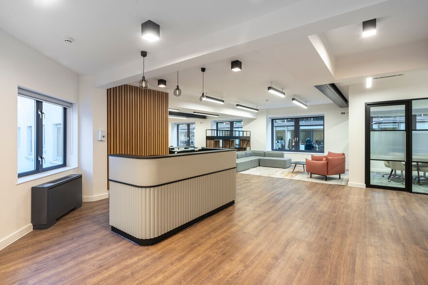 4-8 Maple St, London to rent - Interior Photo - Image 3 of 7