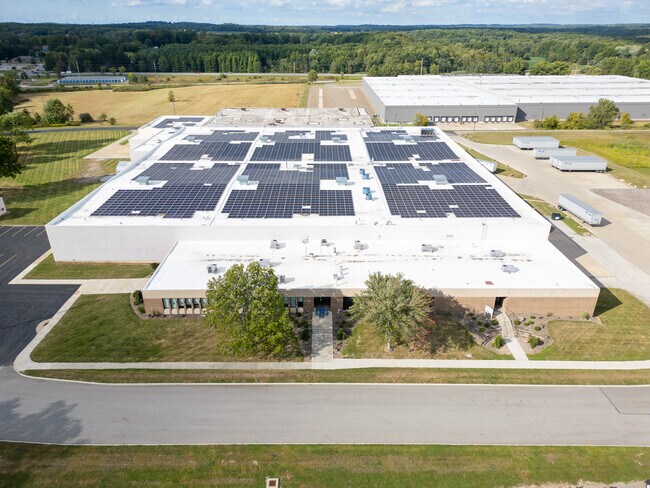 More details for 6800 N Chestnut St, Ravenna, OH - Industrial for Sale