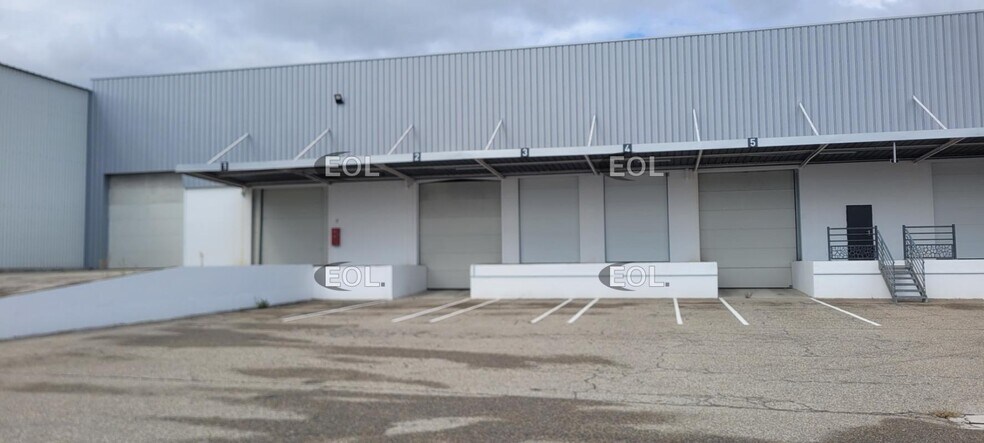 Industrial in Corbas to rent - Building Photo - Image 2 of 10
