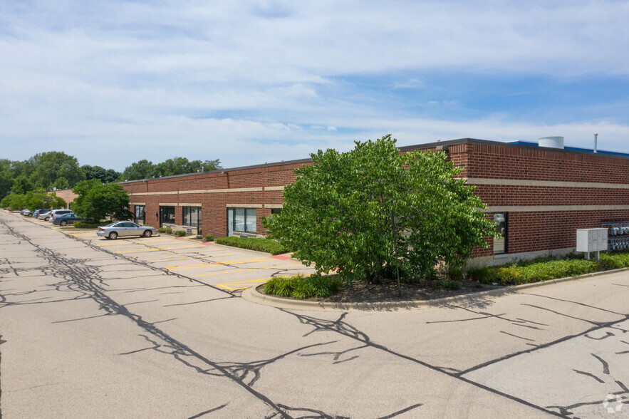 204 Dearborn Ct, Geneva, IL for rent - Building Photo - Image 1 of 21