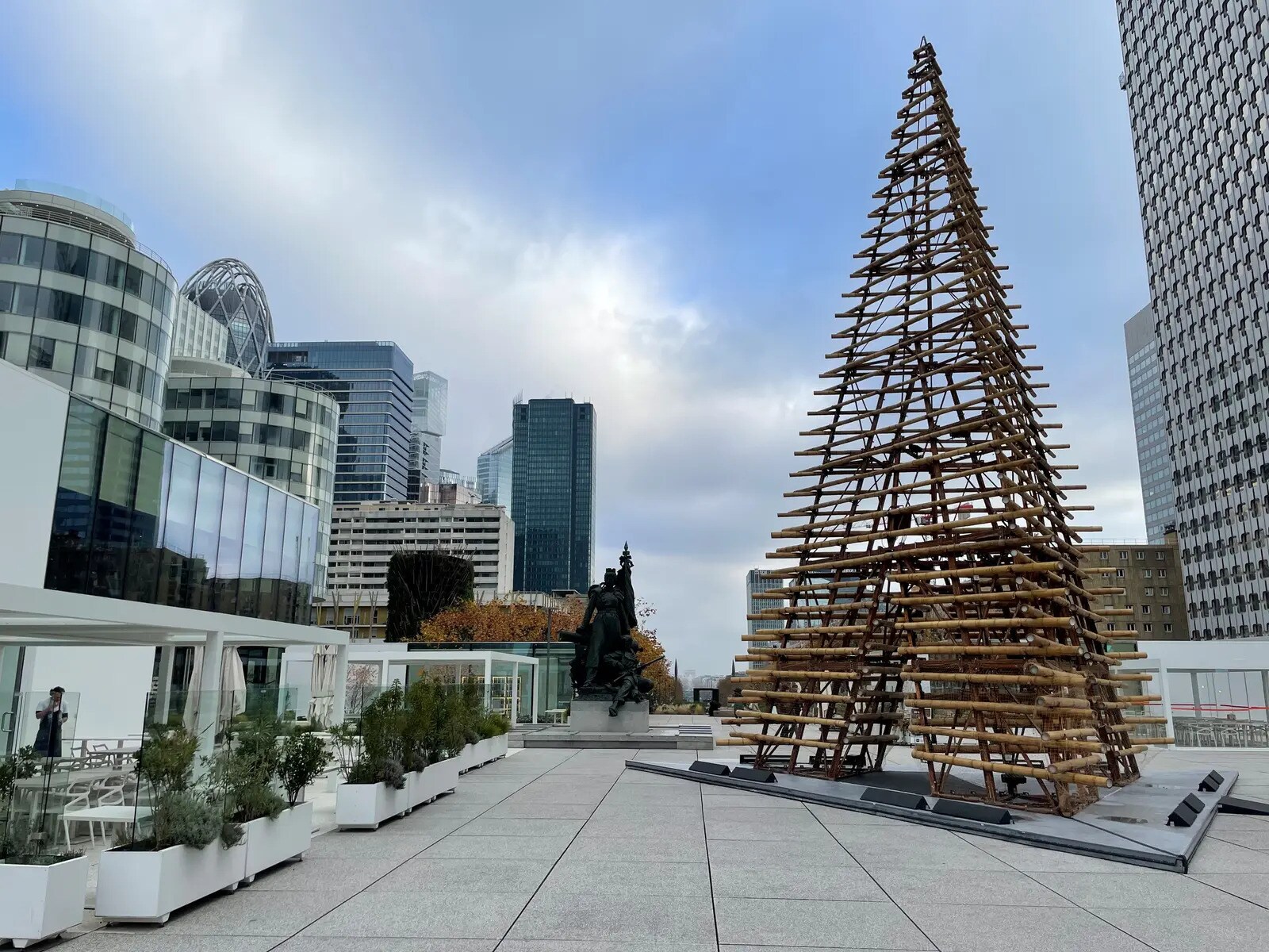 86 Esplanade Du Général De Gaulle, Courbevoie to rent Building Photo- Image 1 of 5