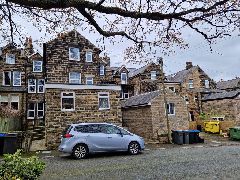 25 Harlow Moor Drive, Harrogate to rent - Building Photo - Image 2 of 2