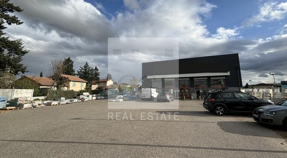 Light Industrial in Saint-Priest to rent Building Photo- Image 1 of 13