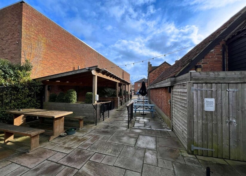 19 New Park St, Devizes to rent - Building Photo - Image 3 of 3