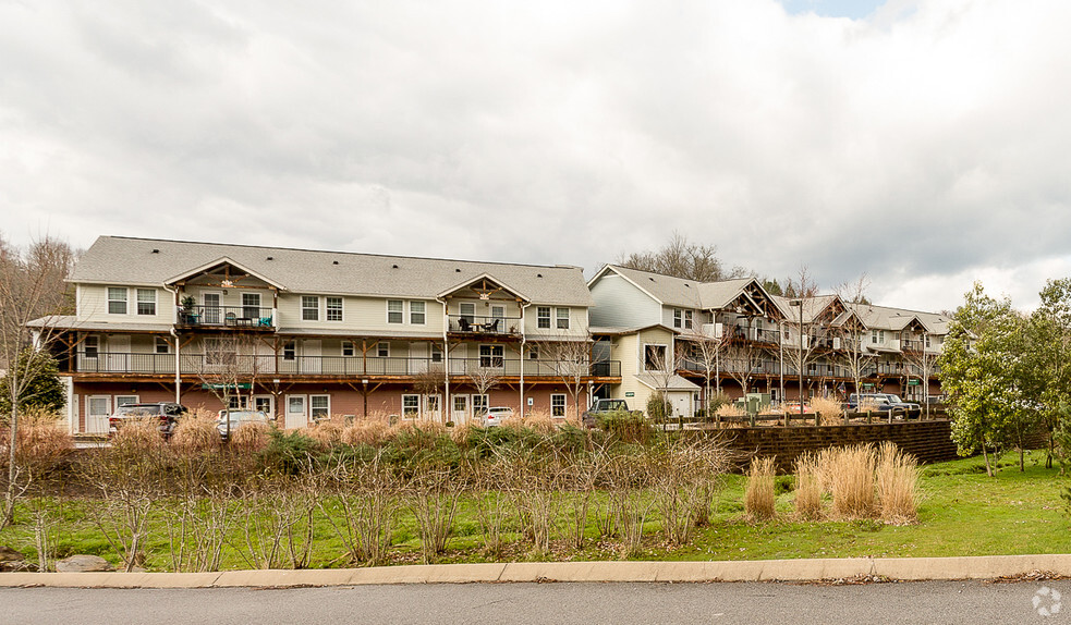 849 Glades Rd, Gatlinburg, TN for sale - Primary Photo - Image 1 of 79